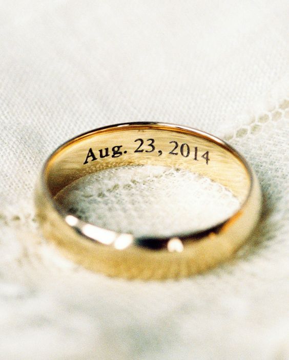 Anillo con grabado