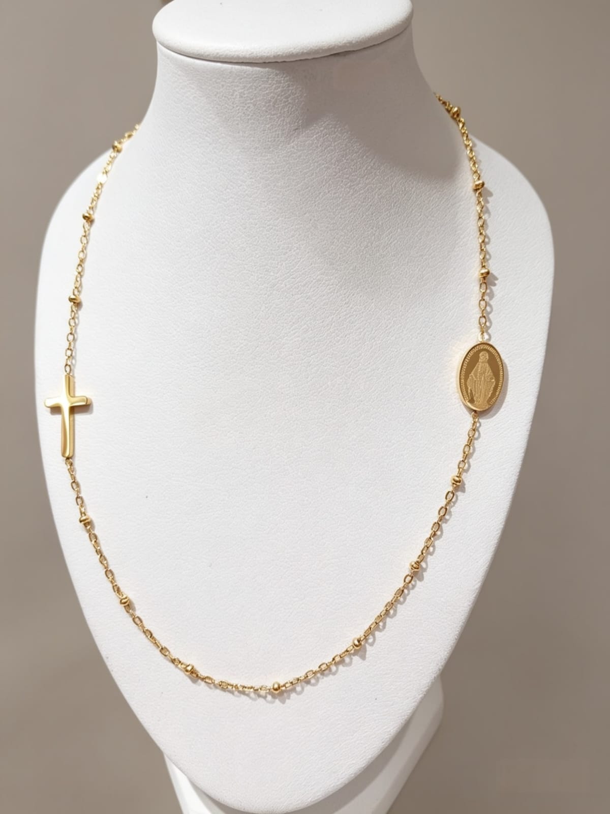Cadena Cruz y Virgen