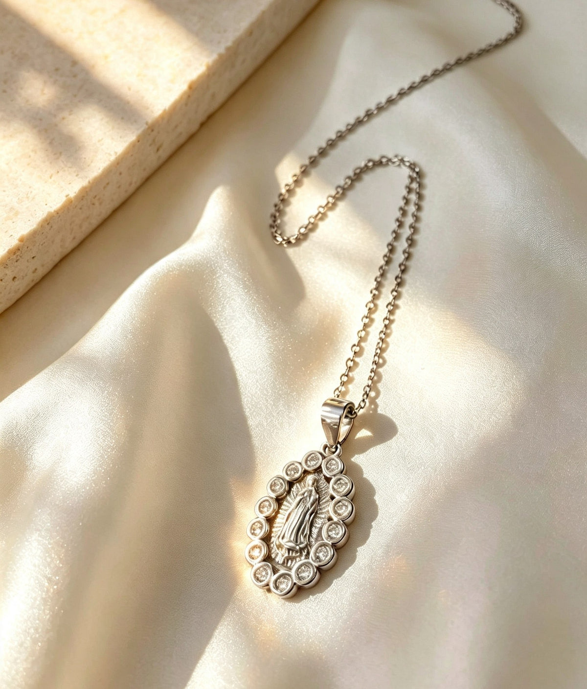 Cadena virgen ovalada ✨