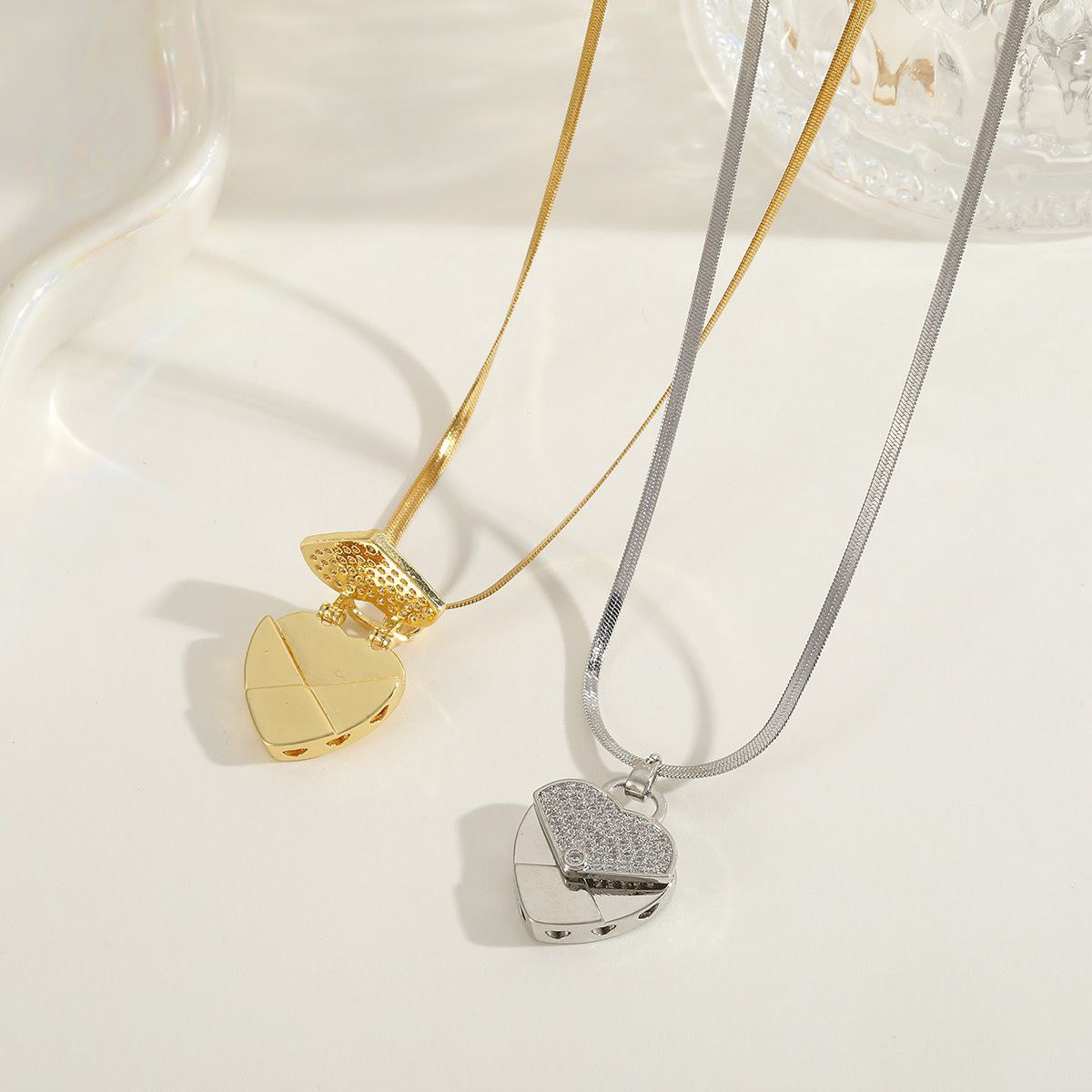 Cadena corazón con tapa