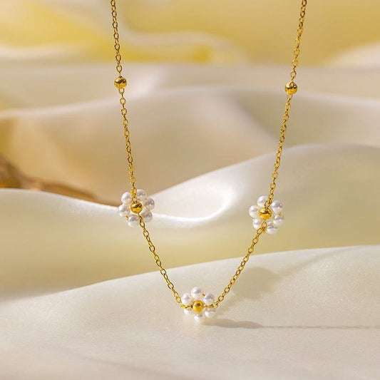 Cadena flor con perlas