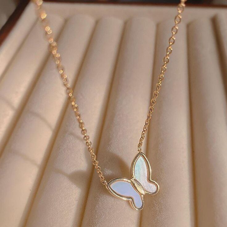 Cadena mariposa con nácar