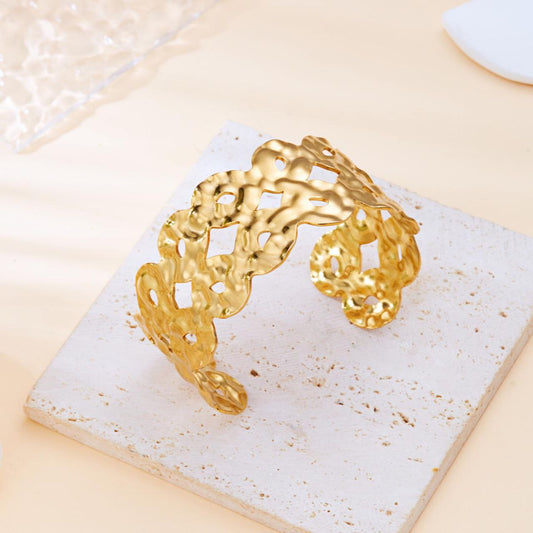 Brazalete entrelezado