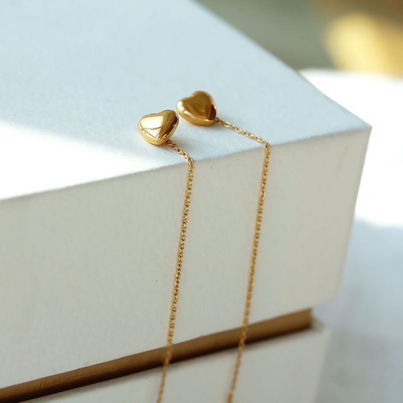 Aretes largos con corazón