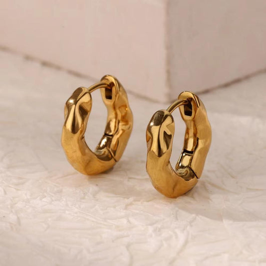Argollas con ondulaciones