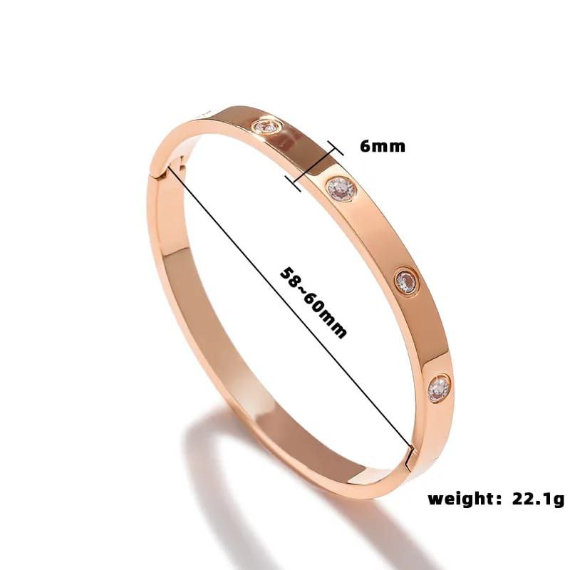 Pulsera rígida con microcircones
