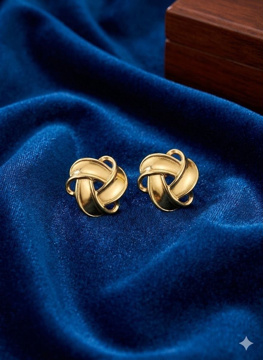 Aretes nudo elegante