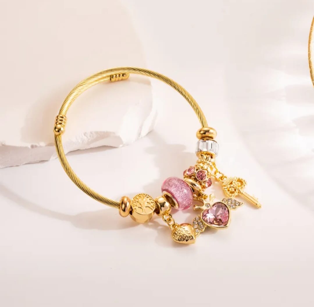 Pulsera con dijes