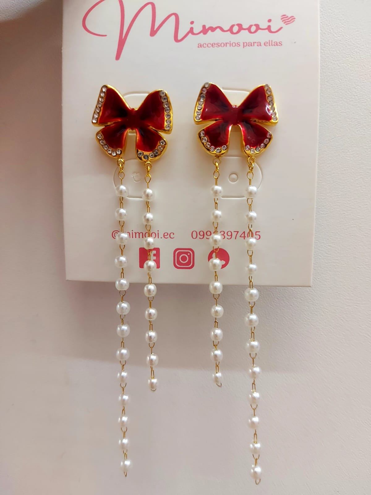 Aretes largos rojos lazo