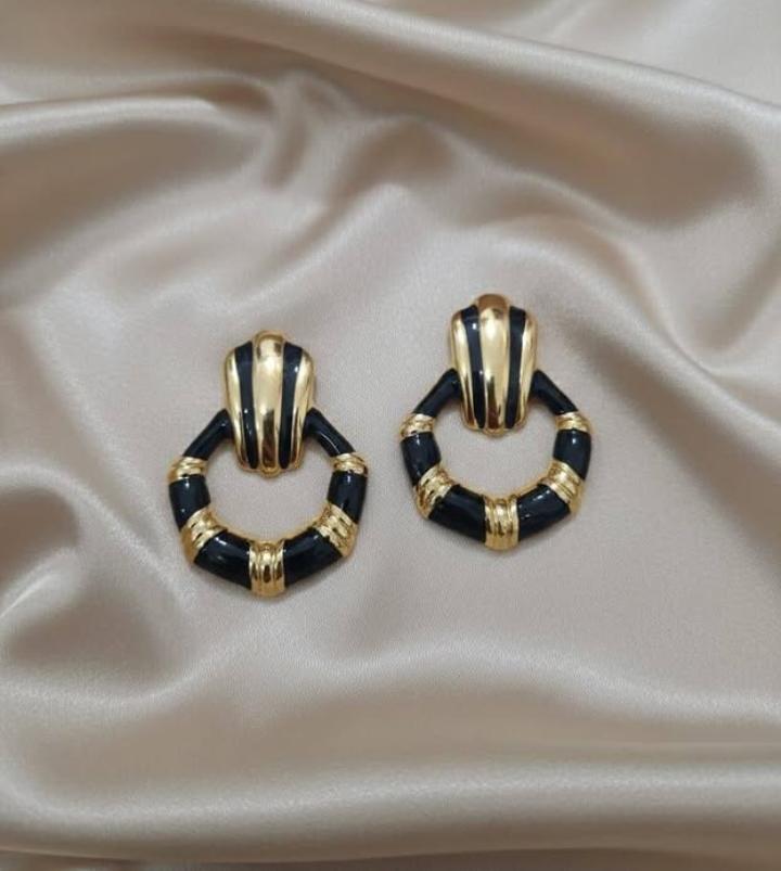 Aretes vetas negras circular