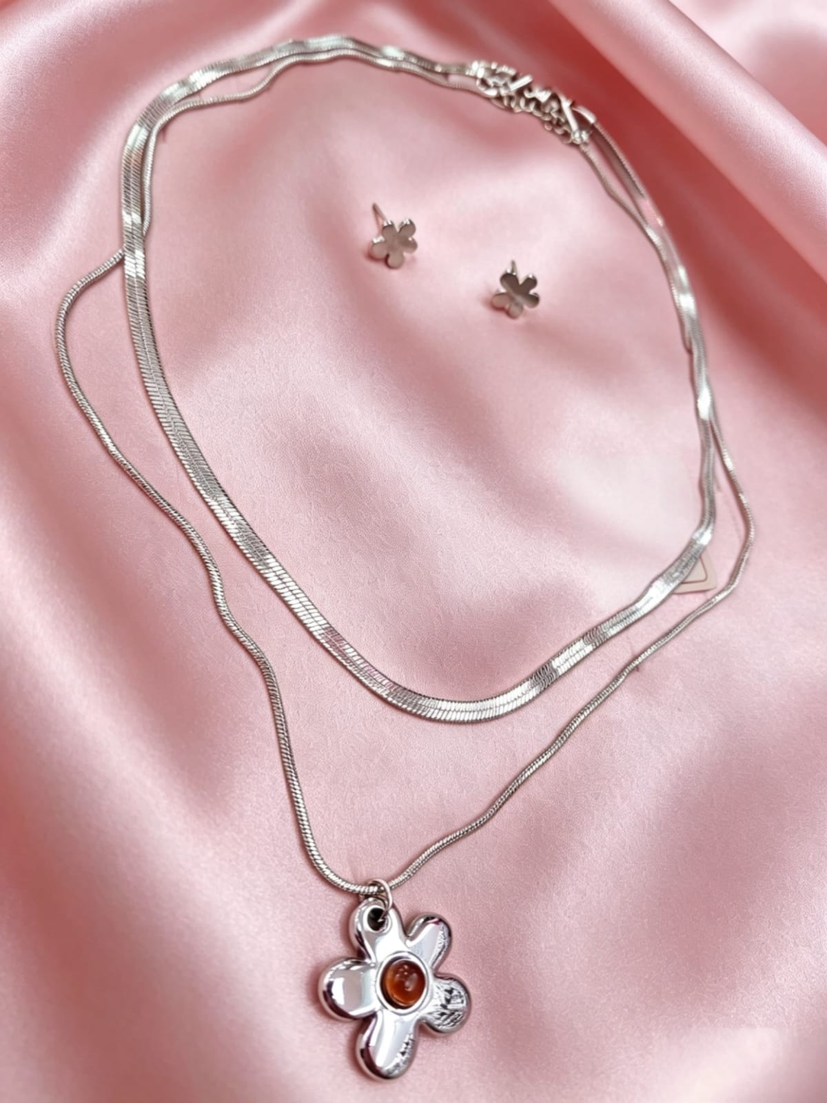 Set Flor Con Perla En Centro