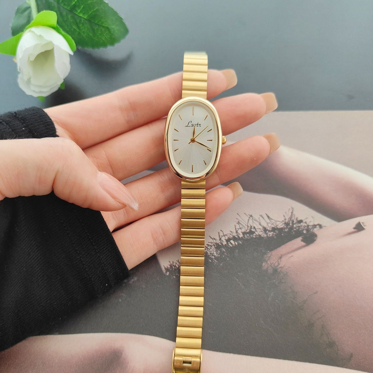 RELOJ OVALADO
