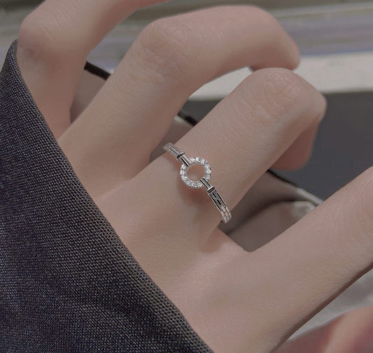 Anillo con circulo y microcircones