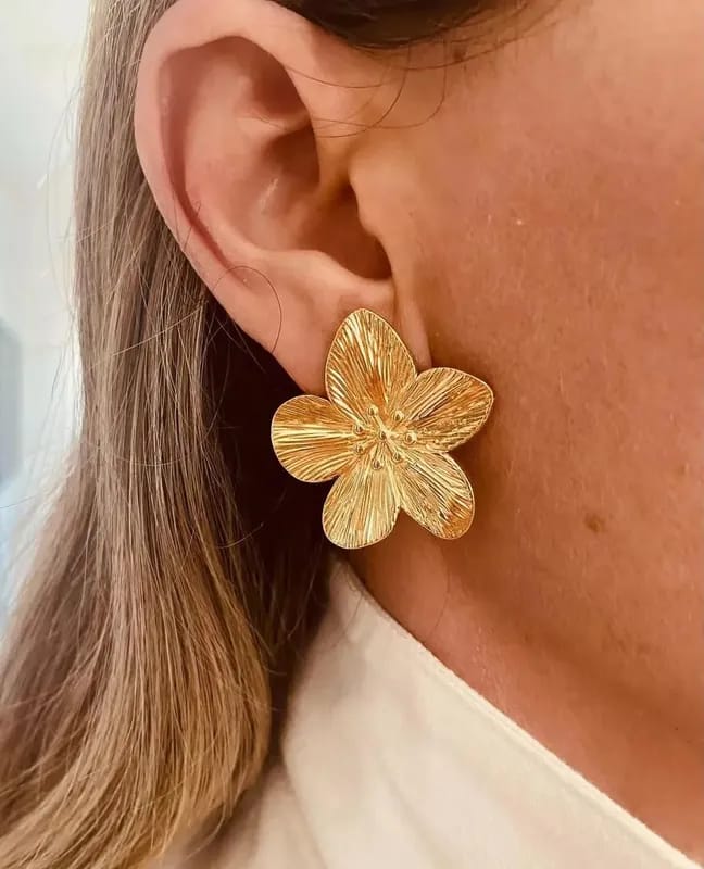 Aretes flor mediana