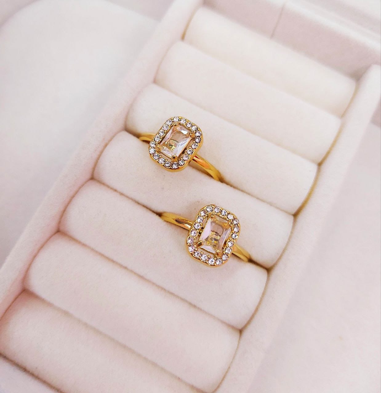 Anillo ajustable piedras colores