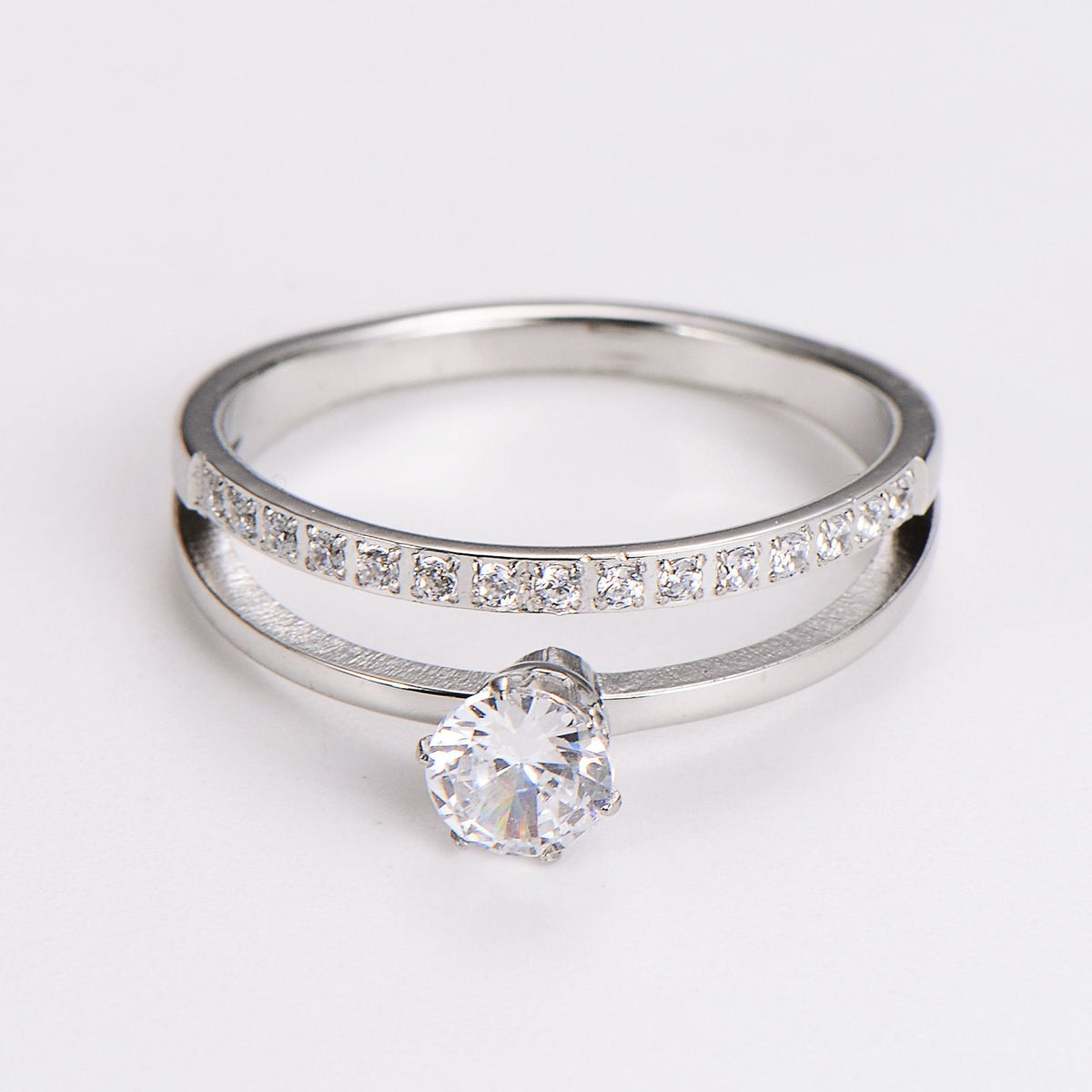 Anillo doble microcircones