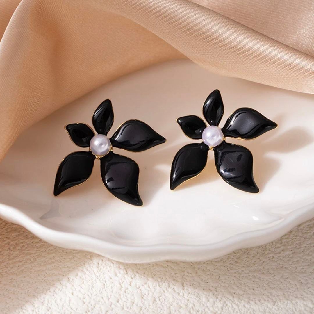 Aretes flores 5 hojas