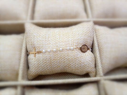 Pulseras perlas cruz