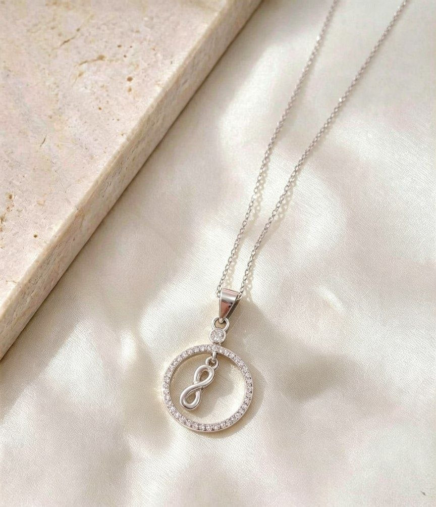 Cadena círculo con infinito ✨